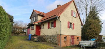 Traditionelles Einfamilienhaus mit Scheunengebäude in Herbstein-Lanzenhain