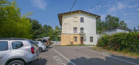 Intera palazzina a ponte alto