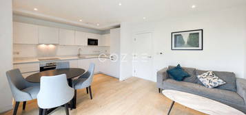 Flat to rent in Fitzgerald Court, London N1