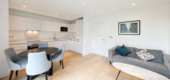 Flat to rent in Fitzgerald Court, London N1