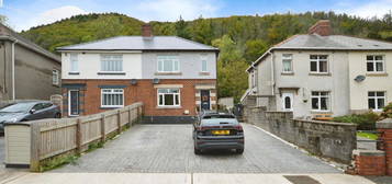 2 bed semi-detached house for sale