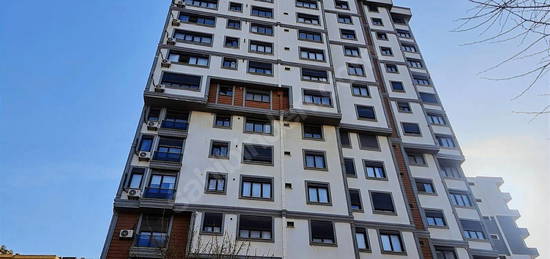 FİDAN'DAN MERDİVENKÖY DE, CADDE ÜZERİ, YENİ BİNADA, 1+1 DAİRE