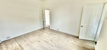 3 bed flat to rent