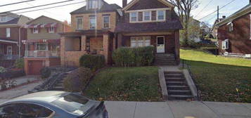 956 Greenfield Ave, Pittsburgh, PA 15217