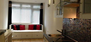 Studio to rent in Cavendish Roan, London N18