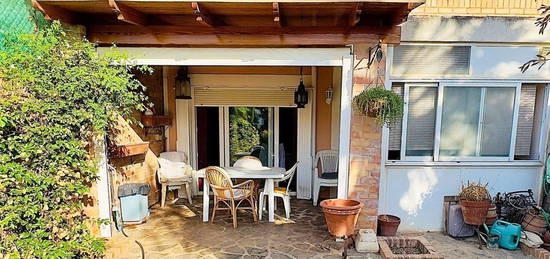 Chalet adosado en venta en avenida de Sant Jordi