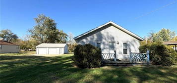 2609 Green Valley Rd, Saint Joseph, MO 64505