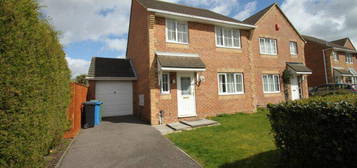 5 bedroom detached house