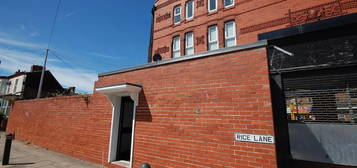 Flat to rent in Rice Lane, Wallasey CH44