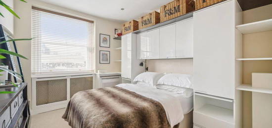 Flat to rent in Queen's Gate, London SW7