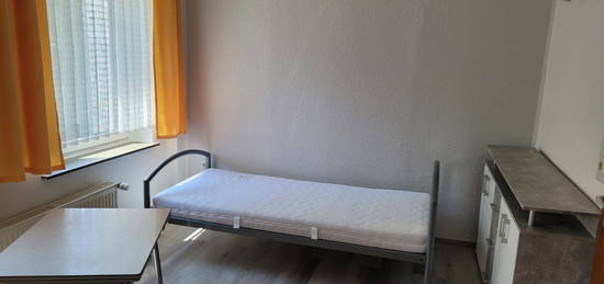 1 Zimmer ,Möbliert. Tel.Nr. 020384730