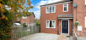 2 bedroom semi-detached house for sale