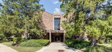 3110 Pheasant Creek Dr Apt 316, Northbrook, IL 60062