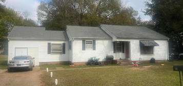 327 Bay St E, Philadelphia, MS 39350