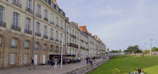 Studio meublé rénové en centre ville de Nantes