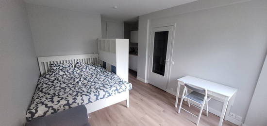 Studio meublé  à louer, 1 pièce, 23 m², Étage 0/11