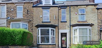 5 bedroom terraced house