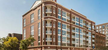 1552 N North Park Ave Apt 706, Chicago, IL 60610