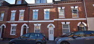 5 bedroom terraced house