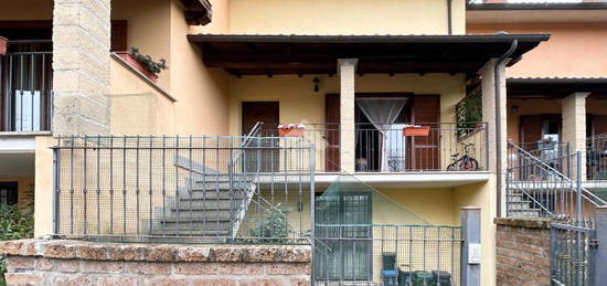 VILLA A SCHIERA A BASSANO ROMANO