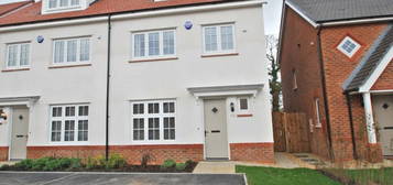 3 bedroom semi-detached house