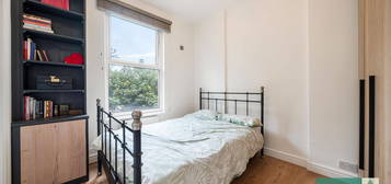 Flat to rent in Ronver Road, London SE12