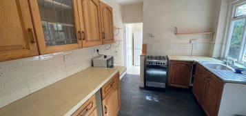 4 bedroom terraced house to rent