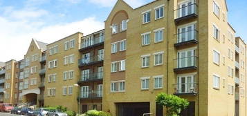 Flat to rent in Black Eagle Drive, Northfleet, Gravesend DA11