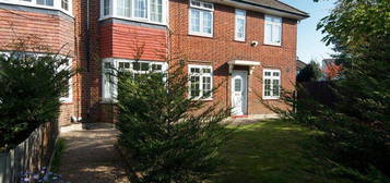 3 bed flat to rent