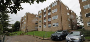 Flat to rent in Carshalton Grove, Sutton SM1