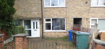 2 bedroom semi-detached house to rent