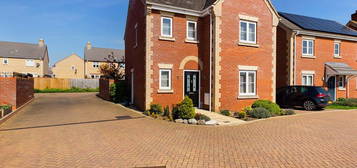 3 bed detached house for sale