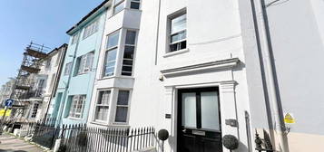 Flat to rent in Bedford Place, Brighton BN1