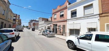 Casa adosada en calle Bailen en Ayuntamiento - Centro, Alzira