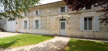 Maison  à vendre, 7 pièces, 3 chambres, 298 m²