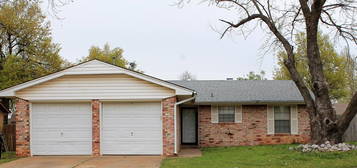 339 W  Forest Dr, Mustang, OK 73064