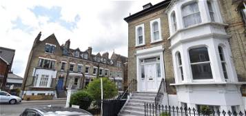 Flat to rent in North Road, Surbiton KT6
