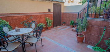 Chalet adosado en venta en calle Presidente Salvador Allende, 15