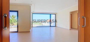 Casa / Villa T4 em Silveira de 258,00 m²