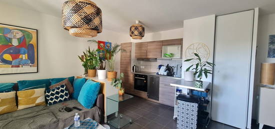 Appartement  à vendre, 3 pièces, 2 chambres, 61 m²