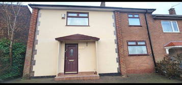 4 bed semi-detached house to rent