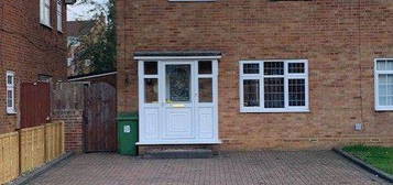 2 bed semi-detached house to rent