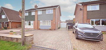 3 bedroom semi-detached house for sale