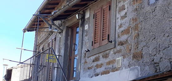 Bilocale Strada Ponte Vejano, Bagnaia - La Quercia, Viterbo