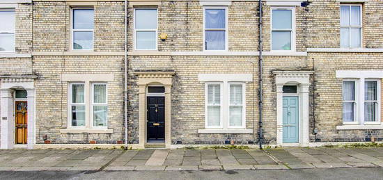 7 bedroom terraced house for sale