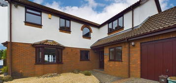 4 bedroom detached house to rent