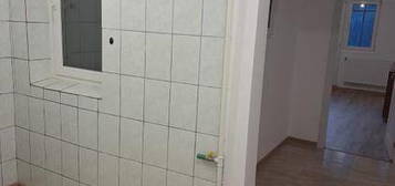 Particular vand apartament 2 camere zona Lujerului