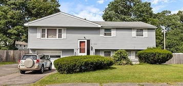 1 Fernandez Cir, Randolph, MA 02368