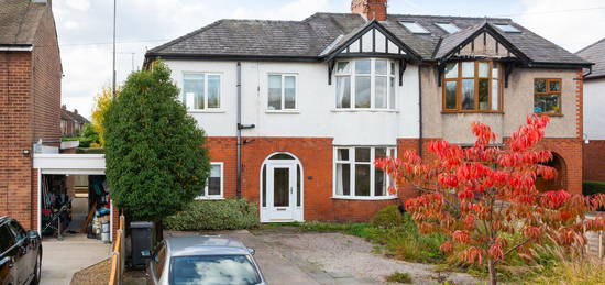 3 bed semi-detached house for sale