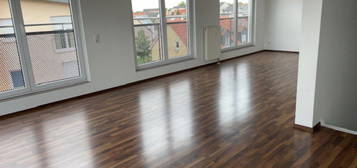 Lichtdurchflutete Penthouse-Maisonette-Wohnung in FFM-Preungesheim